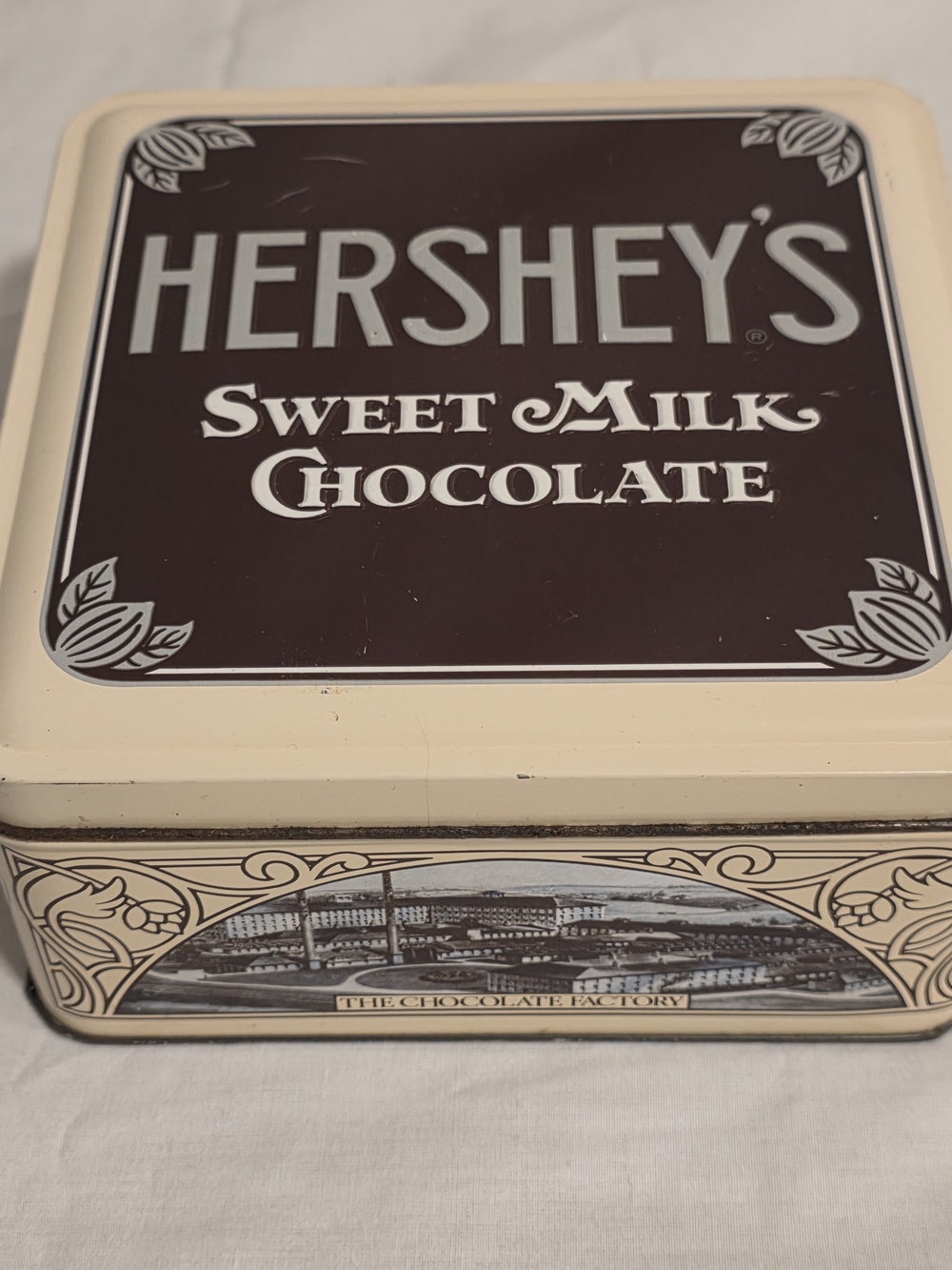 1990 Hershey's Sweet Milk Chocolate Tin 1912 Vintage Edition #1 Collectible